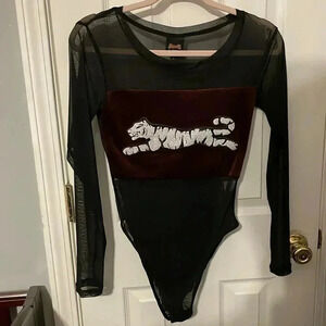 Larger Bodysuit Shear sleeves and back with 2 button crouch size M